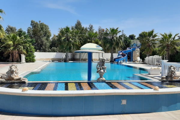 Struttura con piscina nel Gargano